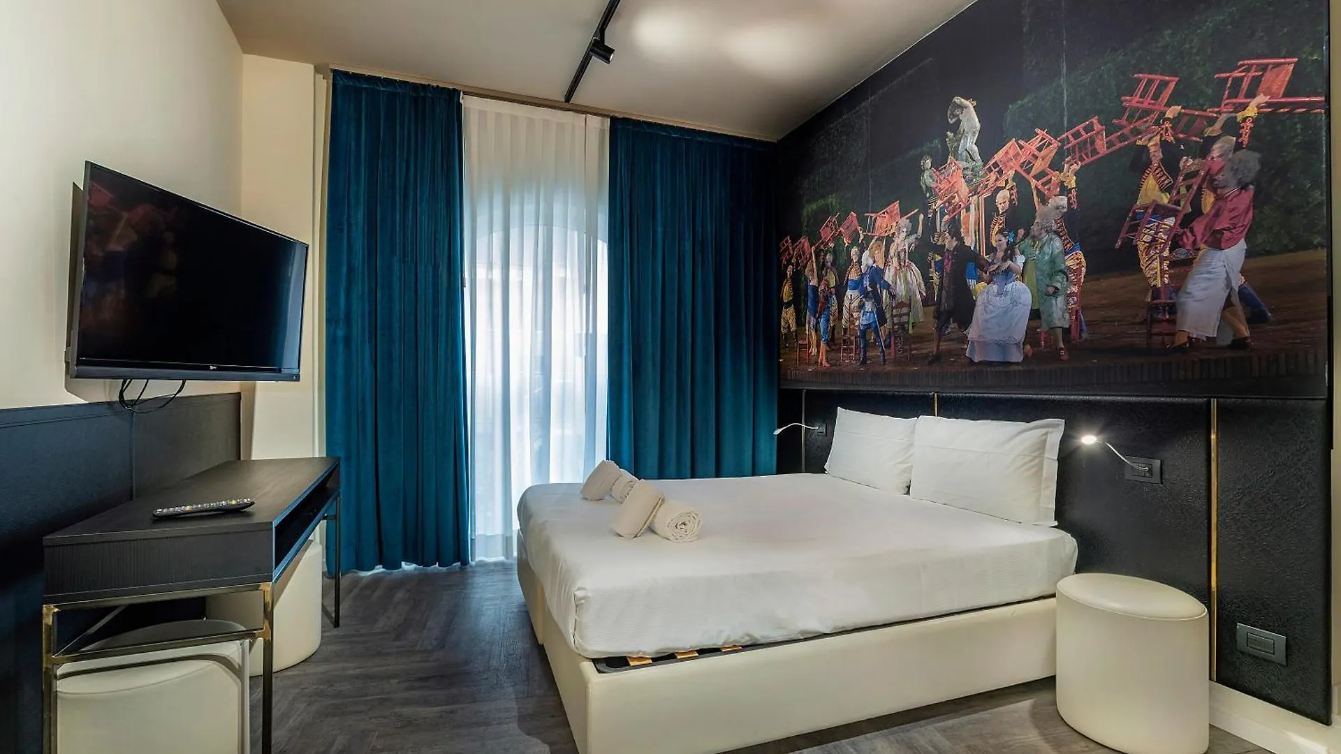 Italianflat - Theatrum Rooms And Suite Werona 2*,  Włochy