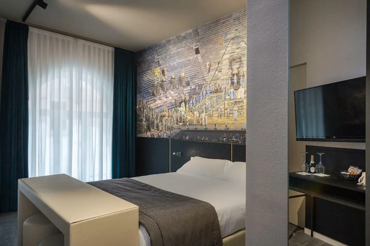 Italianflat - Theatrum Rooms And Suite Werona 2*,