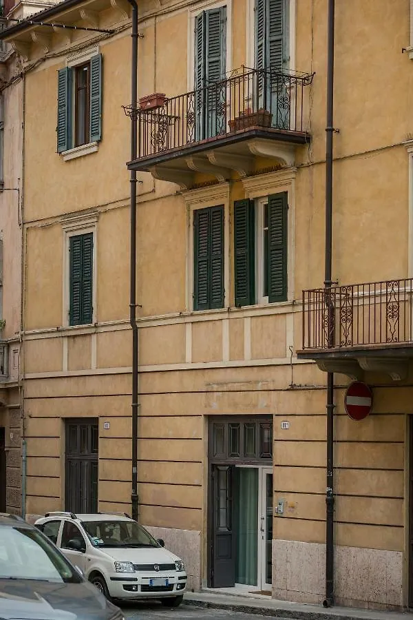 Italianflat - Theatrum Rooms And Suite Verona 2*,  Itália